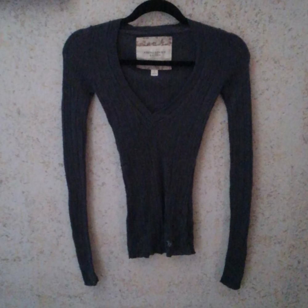 Abercrombie and Fitch V- neck long sleeve shirt